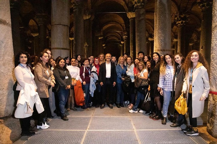 İGDAŞ'ın kadın çalışanları, Yerebatan Sarnıcı'nı ziyaret etti