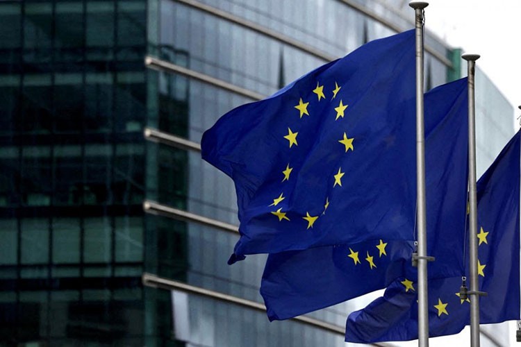 AB'de şirket faaliyetleri nisanda sabit kaldı