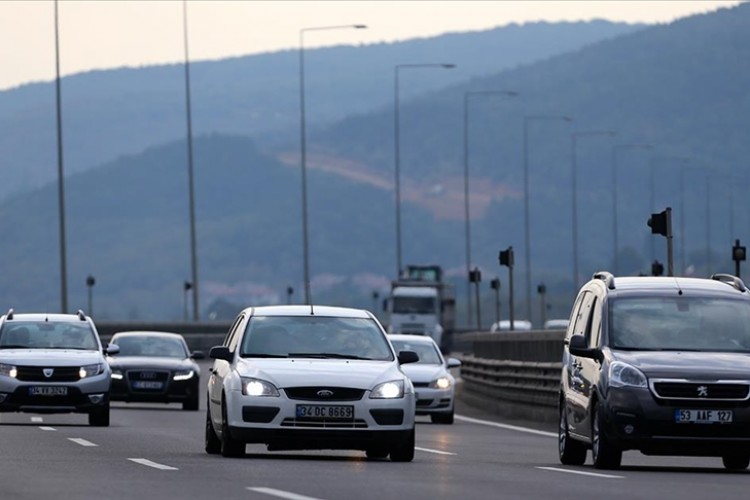 İki otoyolun hizmet tesislerinin kiralanması için ihale