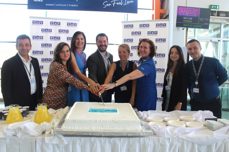 İzmir Adnan Menderes'den Bükreş uçuşları başladı