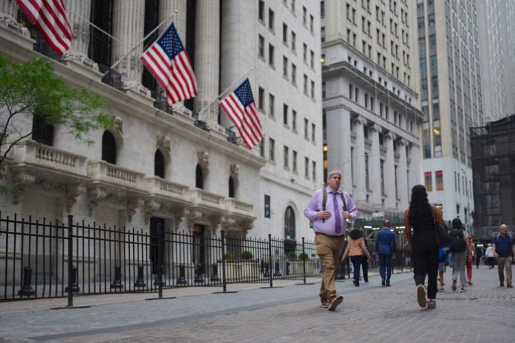 New York borsası yatay seyirle açıldı