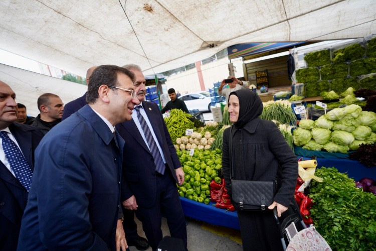 EMEKLİ VATANDAŞTAN PAZARDA KARŞILAŞTIĞI İMAMOĞLU'NA