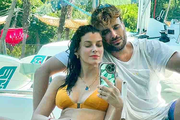 Müjde Uzman ve Murat Balcı tekne tatilinde!