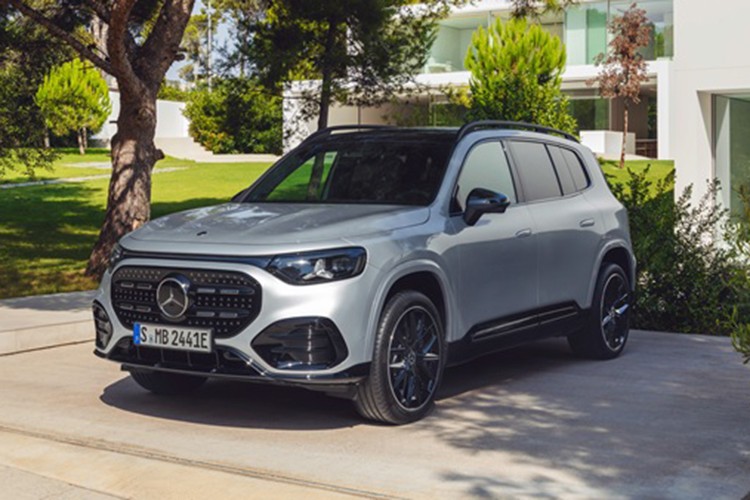 Yeni elektrikli GLB şimdi Türkiye'de