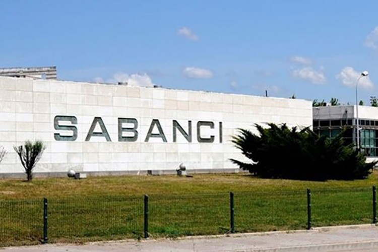 Sabancı Vakfı, burs desteğini artırarak sürdürüyor