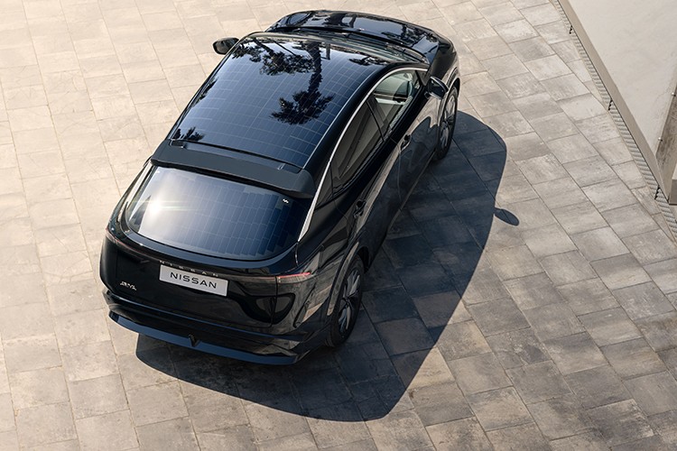 Nissan'dan güneş enerjili araç