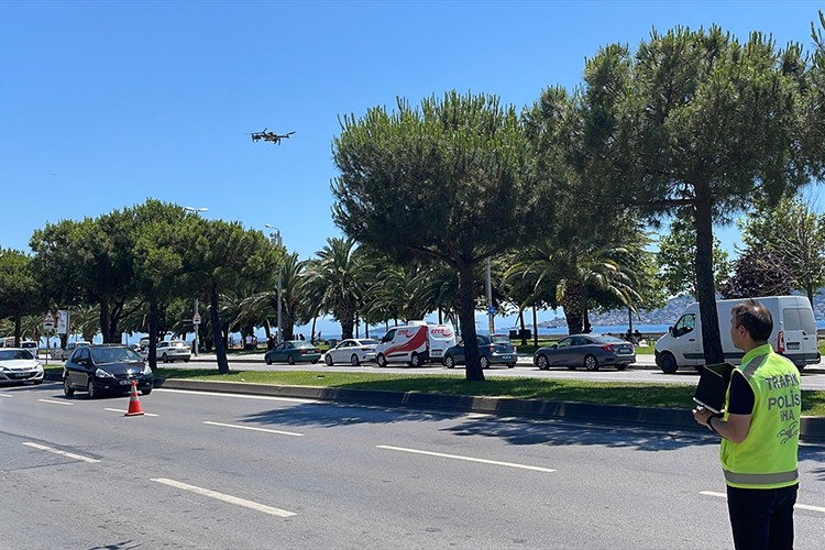 Kartal'da dron destekli trafik denetimi yapıldı