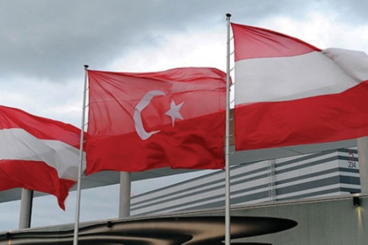 Avustralya ile 5 milyar dolarlık ticaret hedefleniyor