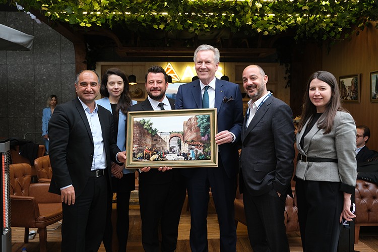 Atış Şirketler Grubu, Uludağ Ekonomi Zirvesi'ne katıldı