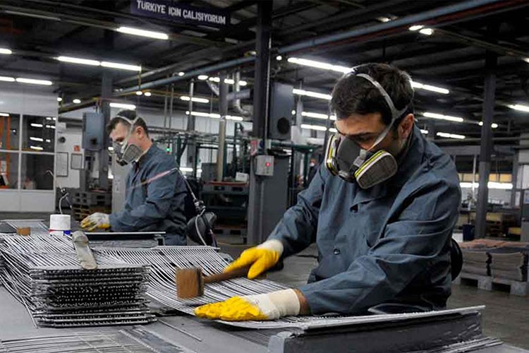 İmalat PMI yüzde 49.4 geriledi