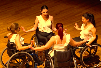 Tekerlekli sandalyede dans